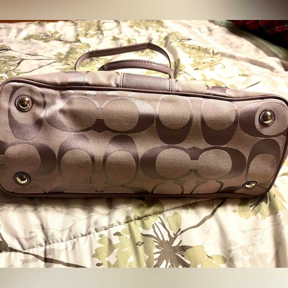 Lavendar coach bag - Picture 9 of 9